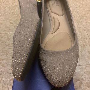 APT 9 Defined Comfort Flats - Size 11 Gently Used